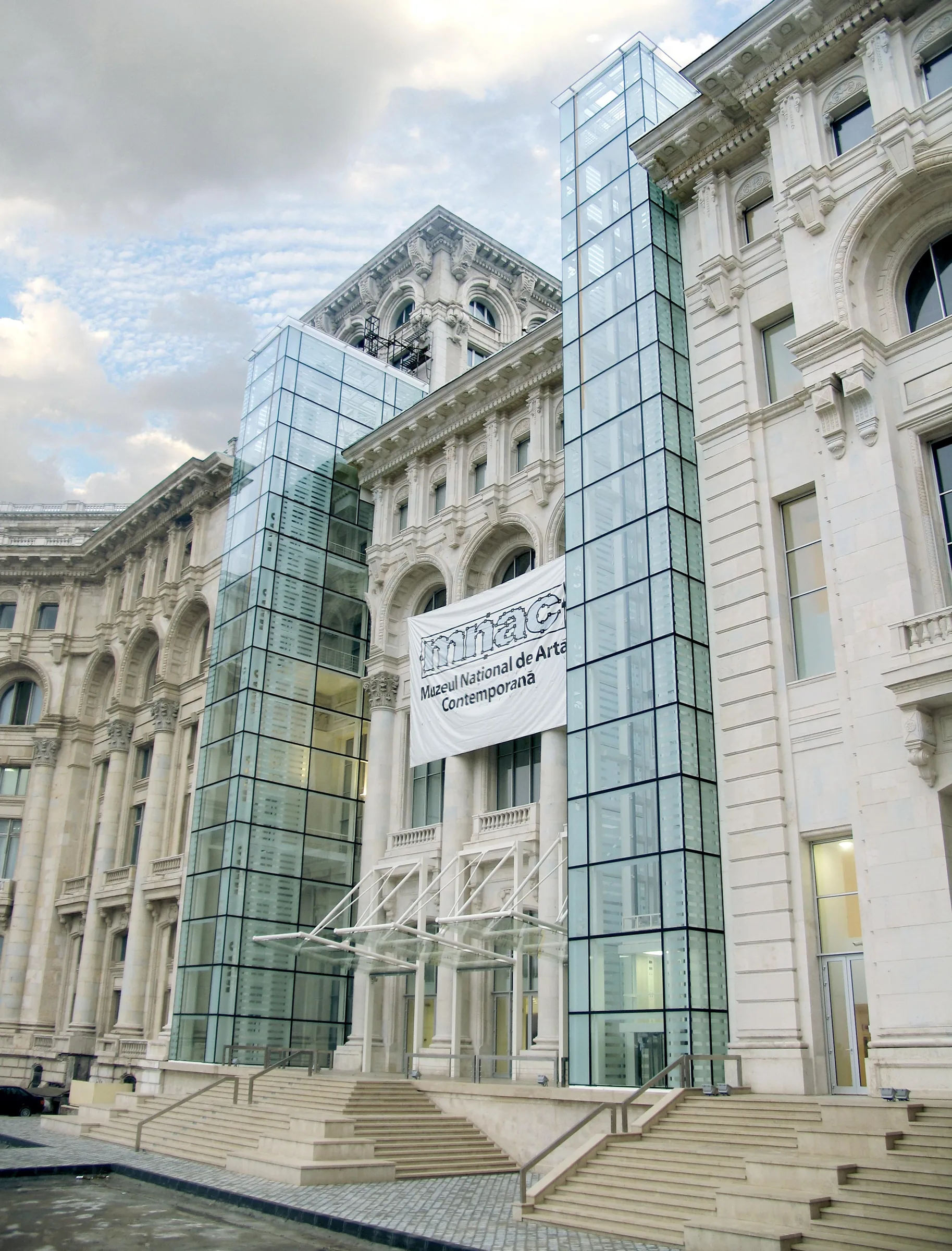 Proiect de arhitectură: Muzeul National De Arta Contemporana